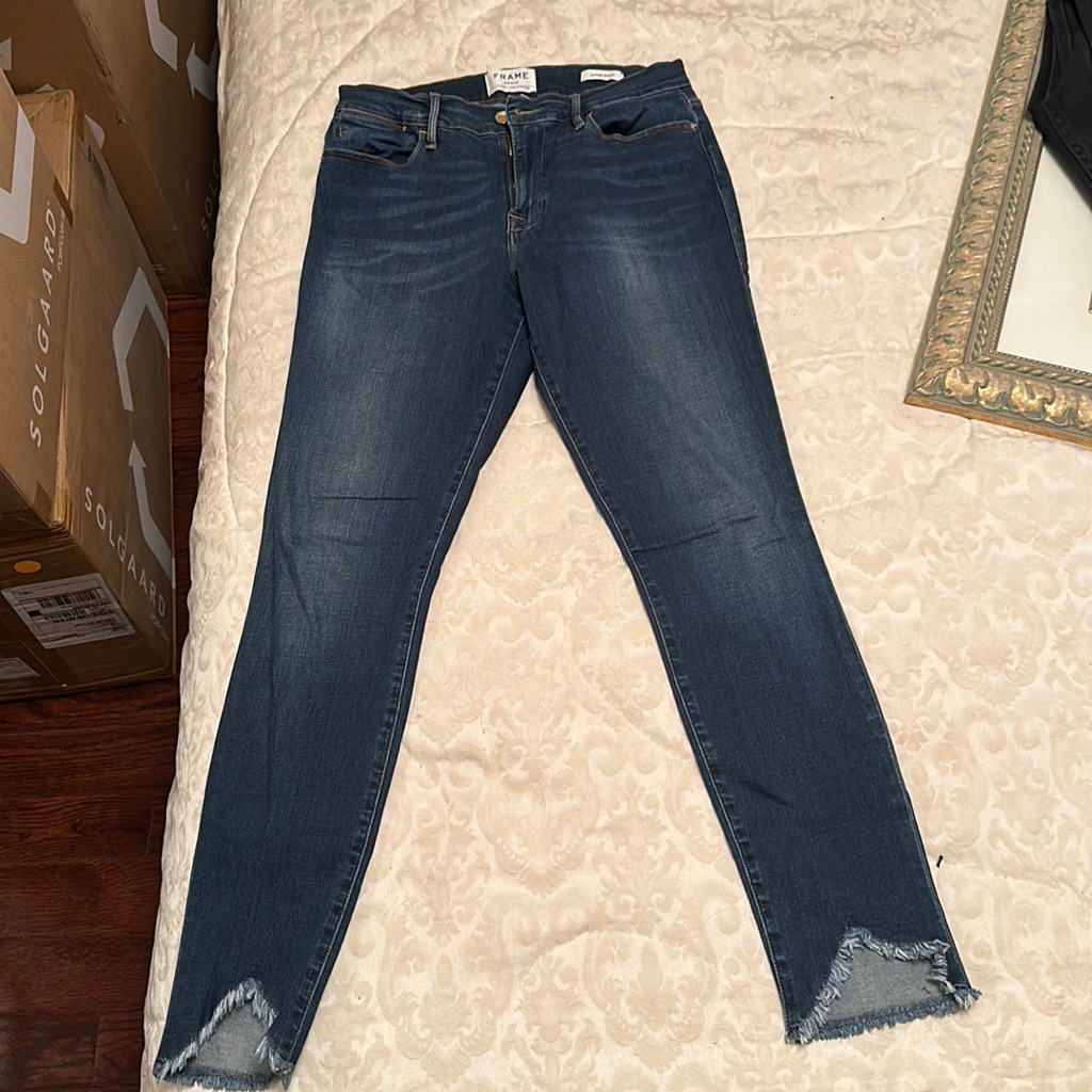 Frame Le High Skinny Jeans. Never Worn. 10/10 Condition. No Tags.